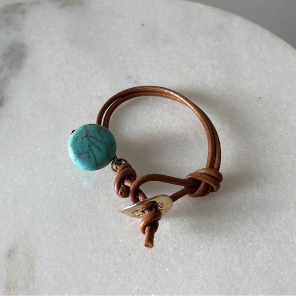 Leather knot bracelet with turquoise stone - Picture 2 of 3